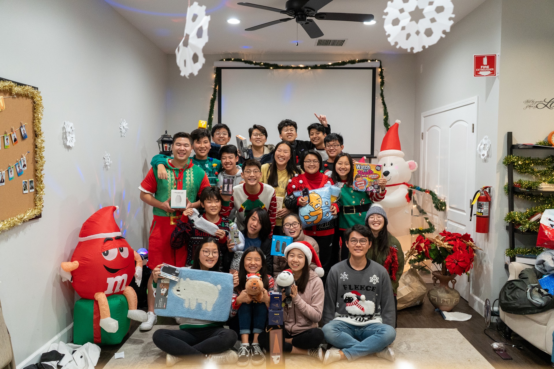 Christmas Group 1_s.jpg